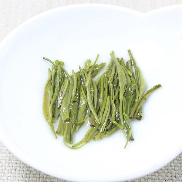 体脂肪を減らし、コレステロールを下げる高い等級の信陽毛のjiaの緑の茶葉