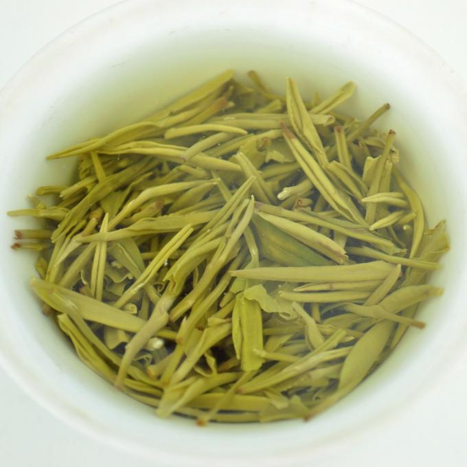 密度の濃い口蓋および甘いあと味の細い縞の形の中国の緑茶