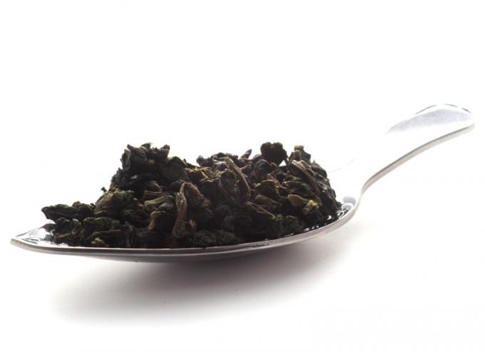 薄緑および柔らかいかすが付いている中国人のウーロンの茶Kuanハンドメイドの新しいYinの茶