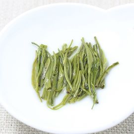 中国 河南省のXinyangmaojianの茶、わずかに深緑色の新しい緑の茶葉 サプライヤー